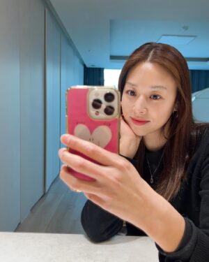 Jang Shin-young Instagram - 💝💐🎂