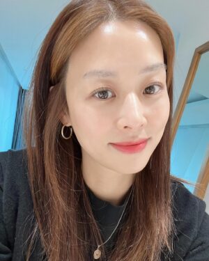 Jang Shin-young Instagram - 💝💐🎂