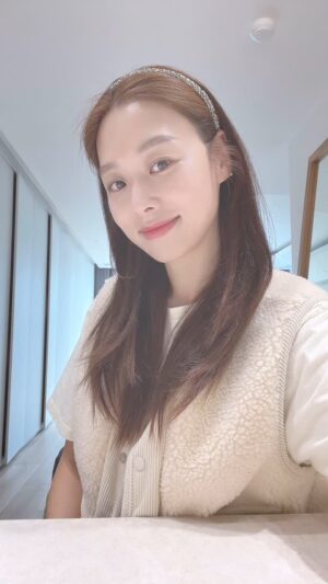Jang Shin-young Instagram - 소소한 기억들과추억들💕