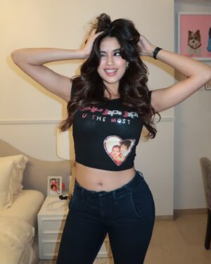 Janhvi Kapoor Instagram - My khushu is bringing romcoms 🔙🥰🤞🏻🤞🏻🤞🏻so proud of u khushu for keeping your head down and working hard and doing what you love with so much honesty, sincerity, strength and kindness ❤️ 

#Loveyapa in theatres near you from tomorrow ❤️ the cutest little romcom with fun, laughter, fresh energy and a little bit of 😭 but maybe that’s just me because I hate to see my khushu cry!!!!!!!! 

PS. You better wear a t-shirt with my face on it when my movie releases