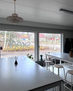 Jannika Wirtanen Instagram - Elämä on kuin lasi shamppanjaa. Samaan aikaan kuplivaa ja kuohuvaa. 🥂