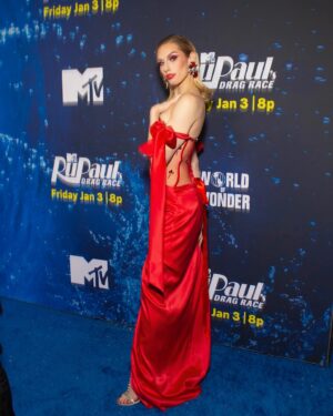 Jasmine Kennedie Instagram - 💦🩸Made a splash at the @rupaulsdragrace S17 premiere party last night 🩸💦

Photos: @davidelaffe & @justtobyme 
Dress: @donamatoshiofficial 

#jasminekennedie #rpdr #premiereparty #rpdr17 #mtv #rupaulsdragrace #rpdr14