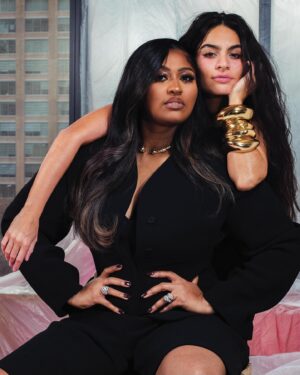 Jazmine Sullivan Instagram - S/out @tmagazine for highlighting some of the r&b girlies!!
@jessiereyez 😘
Written by Adam Bradley. Photos by D’Angelo Lovell Williams. Styled by Milton David Dixon III (@miltonmania) 
Mua: @beautemua Hair: @thechristopherkyle