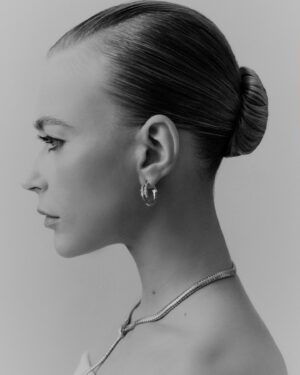 Jeanne Goursaud Instagram - Danke @deutscher_filmball @constantinfilm 💘 Glam @philippverheyen styling @alexhuber_creative @theunissen.paris @casadeiofficial Schmuck @bvlgari @marcvincentvoigtlaender photo b/w @haendrixen colour @lindaleitner /@martensgarten
