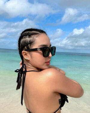 Jelai Andres Instagram - Bronzed and Beautiful 🖤 

#jelaiandres