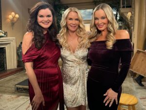 Jennifer Gareis Instagram - Happy Holidays from @boldandbeautifulcbs! 
#happyholidays #merrychristmas 🎄#happyhanukkah 🕎