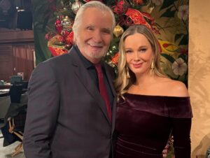Jennifer Gareis Instagram - Happy Holidays from @boldandbeautifulcbs! 
#happyholidays #merrychristmas 🎄#happyhanukkah 🕎
