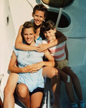 Jennifer Garner Instagram - My sisters’ birthdays fall on either side of this week, just as my sisters landed on either side of me. Smashed in the middle, right between Melissa and Susannah, is where I belong—more than any other spot on the planet. I’m more and more grateful to be the middle Garner Girl, buffered from the world by one big and one little. Happy birthday, Sisters. ♥️