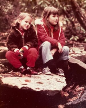 Jennifer Garner Instagram - My sisters’ birthdays fall on either side of this week, just as my sisters landed on either side of me. Smashed in the middle, right between Melissa and Susannah, is where I belong—more than any other spot on the planet. I’m more and more grateful to be the middle Garner Girl, buffered from the world by one big and one little. Happy birthday, Sisters. ♥️