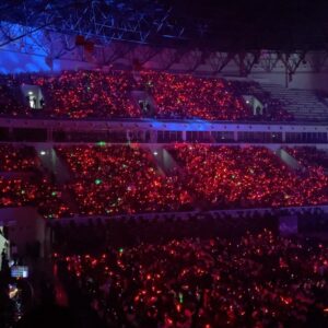 Jennifer Rachel Natasya Instagram - Happy 13th Anniversary JKT48🎉

Bangga banget melihat tempat aku grow up as a teenager semakin besar dan berkembang, bahkan konser di venue kemarin…

Lucu banget nonton, nuker tiket, nyanyi, joget dari pov yang lain it was superr fun, jadi bisa ngerti ohh gini rasanya yaa nonton jeketi emang seru 😆

Abis nonton aku jadi punya oshi baru, kalo kamu oshinya sekarang siapa? hahahaha