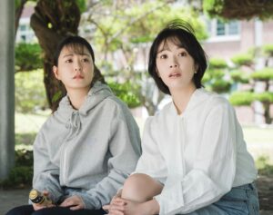 Jeon Hye-jin Instagram - 사랑은 외나무다리에서 🙇🏻‍♀️