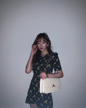 Jeon Hye-won Instagram - 🌈 👜
.
.
.
#제품선물