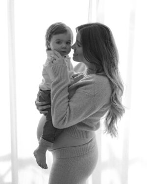 Jessica Tyler Instagram - In every lifetime, I love you 🤍✨ 

Motherhood, my greatest joy. My biggest blessing. My whole heart and all of my soul 🙏🏼

@michellelinaphoto you’ve done it again 🥹 the best of the best. Thank you for capturing these special memories 🫶🏻