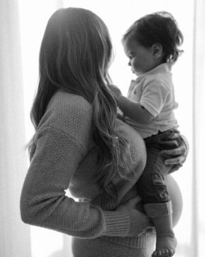 Jessica Tyler Instagram - In every lifetime, I love you 🤍✨ 

Motherhood, my greatest joy. My biggest blessing. My whole heart and all of my soul 🙏🏼

@michellelinaphoto you’ve done it again 🥹 the best of the best. Thank you for capturing these special memories 🫶🏻