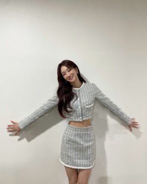 Ji E-su Instagram - 포스터🩶 오늘 또 만나요
