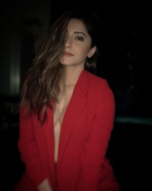 Jia Mustafa Instagram - Living in my own little delusional, over romanticized world. ♥️
