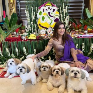 Jia Mustafa Instagram - Chadhava with a Purpose: This Ganpati, let your offerings support those who can’t speak for themselves. Dedicate your chadhava to Pawdopt, helping abandoned dogs and cats with their treatment, fostering & transport. Spread kindness this festive season and become an ‘Angel of Compassion.’ If Bappa is blessing your home, consider sharing your chadhava with animals in need. Contact Kaumudi to donate via WhatsApp 9833931953. 

If you know someone who loves Bappa & animals, please share this message with them. 

Wish you all a very happy Ganesh Chaturthi 🙏
Team Pawdopt 🧡🐾🦮 @pawdopt.in