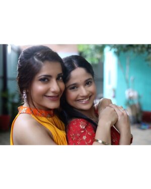Jia Mustafa Instagram - Set life ❤️ 

#mangallakshmi 📺
📸 - @narengajara