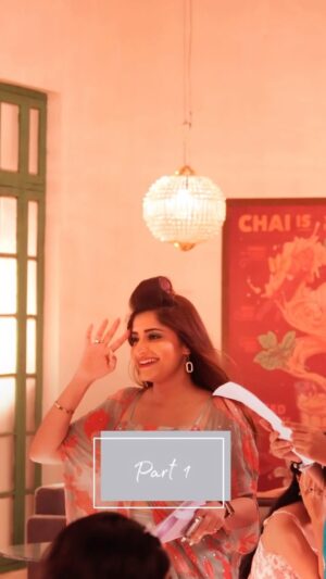 Jia Mustafa Instagram - BTS madness and a quick Q&A on the sets of #mangallakshmi @colorstv

Shot by - @mogamnitin