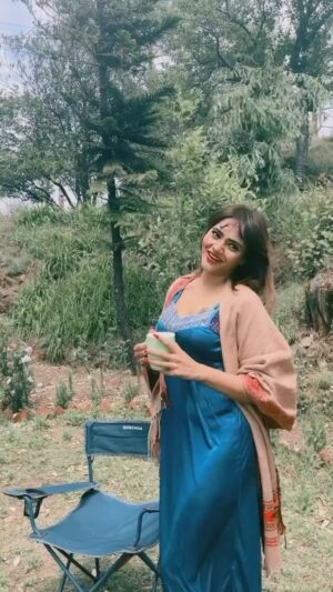 Jinnie Jaaz Instagram - Masti time 🥰

#instagood #instagram #viralvideos #viralreels #viralpost #ulluappactress #ulluigtv #ulluoriginals