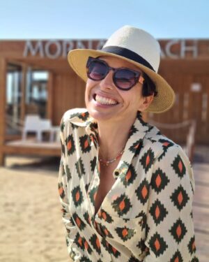 Joana Cruz Instagram - Quase 3 anos depois volto a ser feliz na Ilha do Sal 🤍 🤎 Os cenários são iguais, mas o cabelo cresceu e esta Joana também fez por isso. E espero continuar a voltar e a trazer novas evoluções a este lugar que é tão seguro e acolhedor 🤎🤍 
@oasisatlantico.hotels
#oasissalinassearesort #nostress #ilhadosal #caboverde #capeverde
