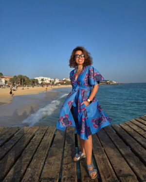 Joana Cruz Instagram - No dia de reis 👑, a rainha do Sal saiu à vila ao pôr do sol, pôr do soooooolllll! 😅 O pontão de Santa Maria continua a ser mágico! 
#sal #caboverde #capeverde #ilhadosal #diadereis #santamaria