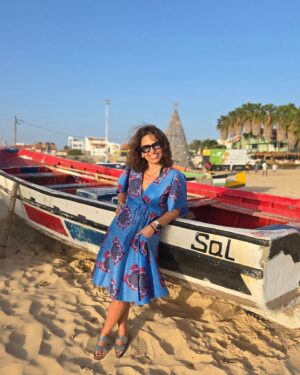 Joana Cruz Instagram - No dia de reis 👑, a rainha do Sal saiu à vila ao pôr do sol, pôr do soooooolllll! 😅 O pontão de Santa Maria continua a ser mágico! 
#sal #caboverde #capeverde #ilhadosal #diadereis #santamaria