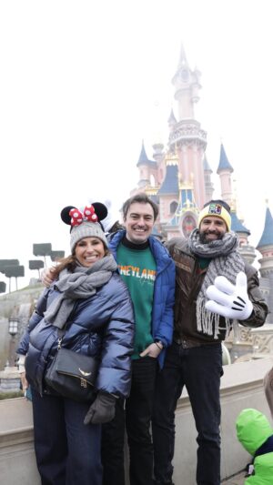 Joana Cruz Instagram - Piores que os putos! 🤣🤣
Dia de ir à @disneylandparis ✨

@joanacruz ;  @rodgomes ;  @fontouradaniel 
@agenciaabreu