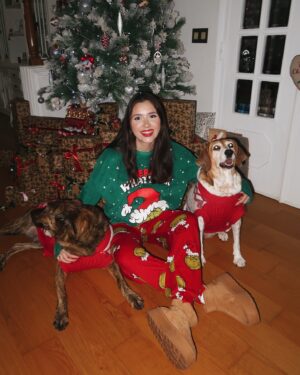 Joana Gentil Instagram - Feliz Natal a todos! 🎄 os calendários do advento chegaram ao fim, quem é que vai dar a notícia as minhas cadelas? 😂