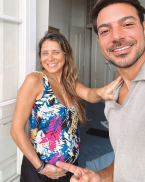 Joana Solnado Instagram - A garota de Ipanema veio a Lisboa mostrar o barrigão, e  juntou a gataria toda!! 😍

#etadomingão
#naoficaramtodas