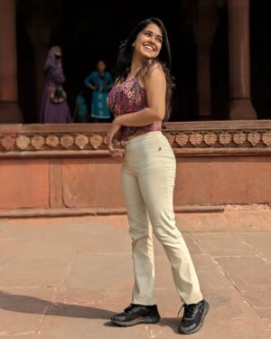 Joeann John Instagram - Taking in all the sights and sounds of Delhi!

#vacation #travel #redfort #delhi #love