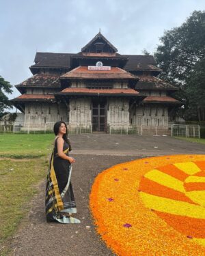 Joeann John Instagram - Onam feels even in October 🌸

#thrissur #kerala #life #traditional #saree #love