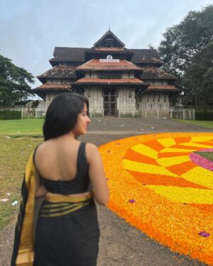 Joeann John Instagram - Onam feels even in October 🌸

#thrissur #kerala #life #traditional #saree #love