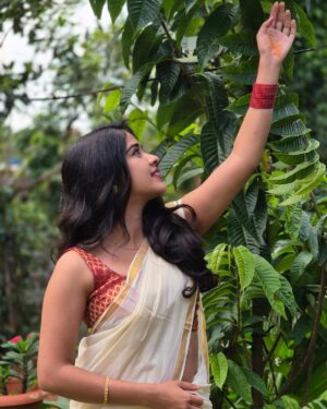 Joeann John Instagram - തിരുവോണം 🌼

Happy Onam Fam 🤗❤️

#onam #saree #thiruvonam #kerala #love #traditional
