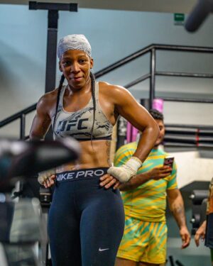 Joselyne Edwards Instagram - Feed your focus. 🔥🧘🏾‍♀️🔥
.
.
.
📸 @ninek_r