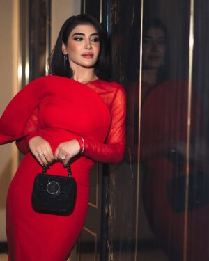 Jouman Kathem Instagram - - سّر النجَاح 
‏ترك الآخرين ، وُ الإنشغال بنفسّك♥️🔥

———
#جمان #جمان_كاظم #jouman #joumankathem #newlook #red