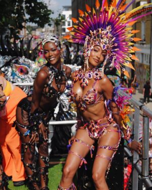 Jourdan Dunn Instagram - Carnival Chronicles 🩷🧡💛💜

Costume design @eccdesigner 
Band @ucomcarnival 
📸 @luceroglow