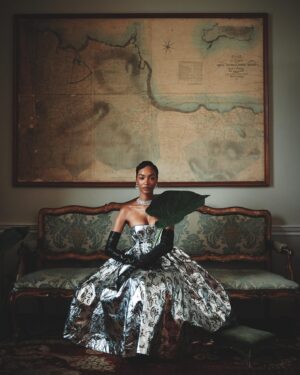 Jourdan Dunn Instagram - Queen of the castle 👑
@bazaaruk