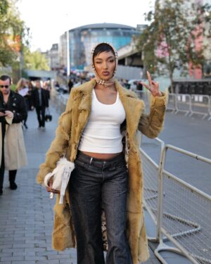 Jourdan Dunn Instagram - Back with @burberry for SS25, always a vibe💫