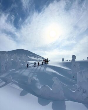 Joyce Tang Lai-Ming Instagram - Amazing #backcountrysnowboarding #nature #enjoy