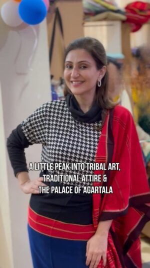 Juhi Babbar Instagram - Catching a glimpse of the rich heritage of Tripura, in the state’s capital - Agartala! The traditional tribal dresses which are mostly handwoven are something to be adored 🤌🏻 The historic palace stands as a testament to the region's rich history. Every moment here is a feast for the eyes, with the vibrant culture, traditional handicrafts and beautifully crafted tribal art✨

Huge thank you to the wonderful lady officers who accompanied me and so proudly showed their state’s crafts and traditional attire 🌸🌸

( Agartala | Heritage | Attire | North East | Juhi Babbar Soni )
 #AgartalaDiaries #TribalHeritage #TraditionalAttire #Tripura #PalaceOfAgartala #NortheastIndia #MissingAgartala #JuhiBabbarSoni