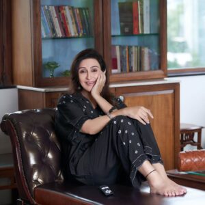 Juhi Babbar Instagram - Aaj toh Sunday hai..toh bus...Main aur @aravalii... chillling !

MUA: @karma_kartarun

( Sunday | Vibes | Chill | Relax | Juhi Babbar Soni | Aravallli | lounge wear )
#LazySunday #SundayVibes #Sundaymornings #CordSet #Aravalii #Bandhani #RechargerRefresh #RelaxMood #LoungeWear #HappySunday #JuhiBabbarSoni #JBS #aajtohsundayhai