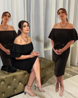 Juhi Babbar Instagram - Between all the chaos, a little glamour never hurts 😉🖤✨

Thankuuu @_the_sanaeya 😅💣

( Glam | Glamour | Chaos | Between Things | Loving It | Juhi Babbar Soni )
#MyStyle #MyChaos #Glamour #MyGlam #MeMyself&I #Trendy #Fyp #Explore #JBS #JuhiBabbarSoni
