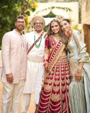 Juhi Godambe Instagram - From the most beautiful wedding ceremony of my babies @arhamj98 and @jasmansawhney 🥹❤️🪷 Welcome to the family Jassu! 😘

Styling: @dollaypop @siyaamannuja 

Outfit: @phulkarishoppepatiala 
Earrings & matha tikka: @kalamandirjewellers via @melange_pr
Hathphool: @razwada.jewels @amigos.rizwan
Bangles: @kalamandirjewellers via @melange_pr

Decor @thedirections_bymtm