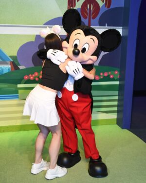 Julia Macchio Instagram - The most magical moments… 🥹 Disney has always held a very special place in my heart and has encouraged the little dreamer in me that magic is real. Thank you so much to everyone at @waltdisneyworld for your kindness and for making everything so spectacular! I am continuously inspired by all that you do in order to make dreams come true. 🩷✨🤍