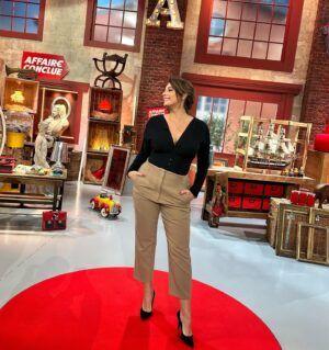 Julia Vignali Instagram - Encore une belle journée de tournage ✨ @affaireconclue 

Stylist : @auroredonguy @hazalmlssa 
Make up artist : @fannymart3010 
Hairdresser : @katia_matisse_giorgi