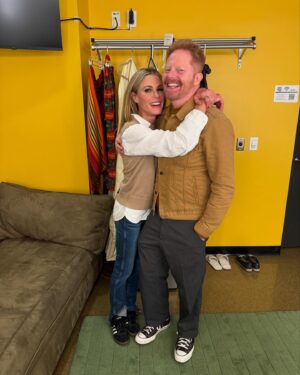 Julie Bowen Instagram - A night at the theater cheering on my brilliant tv sister @itsjuliebowen. Love you!