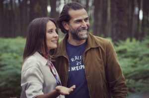 Julie de Bona Instagram - Wahou merci pour vos merveilleux messages ♥️
On est sincèrement touchés avec @gregory_fitoussi par vos mots et votre emballement pour ce couple de fiction 😍
On avait le trac car c’est une vraie proposition romantique sensible et humaine 
À la semaine prochaine pour la suite des aventures de #Erica 
Et toujours le replay dispo sur @tf1plus pour le rattrapage
