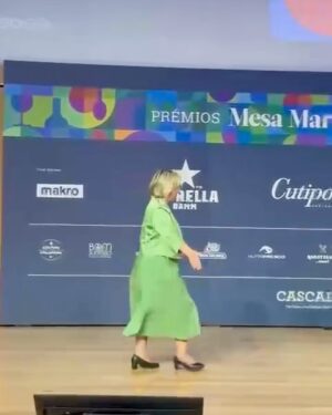 Justa Nobre Instagram - Ontem, no Casino Estoril, rodeada pela minha família, tive a honra de receber o Prémio Especial Cutipol Carreira. Um reconhecimento que celebra uma vida inteira dedicada à cozinha e ao melhor da gastronomia portuguesa.

Mas este prémio não é apenas meu. É de todos os que acompanharam a minha carreira – da minha família, da minha equipa e dos meus clientes.

Do fundo do coração, muito obrigada! ❤️

#premiosmesamarcada2024 #pmm24 #chefjustanobre #premiocarreira2024