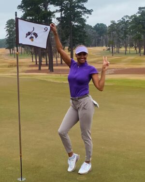 K.D. Aubert Instagram - PARRRR! on hole #9! My caddy said this is the toughest hole on the course! I’m SO proud of this! It’s the small things that bring the biggest smile to my face 😃😃😃😃